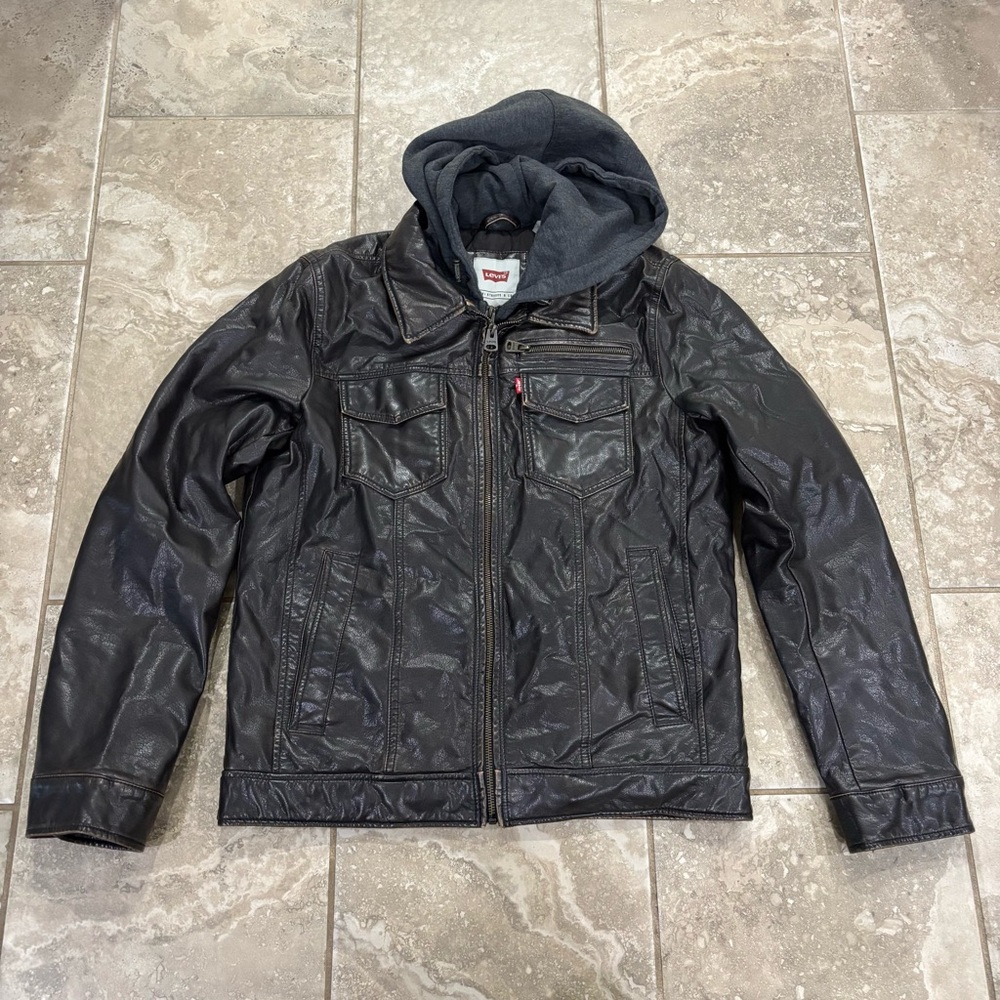 Levi’s Faux Leather Trucker with Jersey Hood sz Small